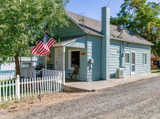 203 6th St, Maupin, OR