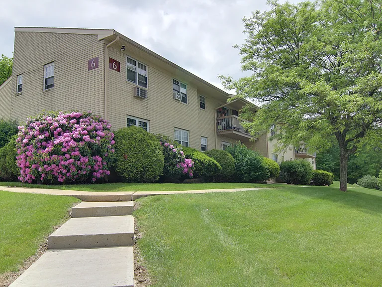 NETCONG HEIGHTS — Photo 21
