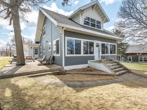 208 E Dunton St, Battle Lake, MN 56515