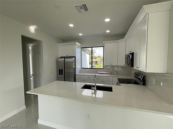 3rd image of 2215 NW 25th St