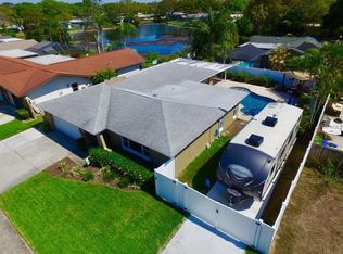 9541 121st St, Seminole, FL 33772