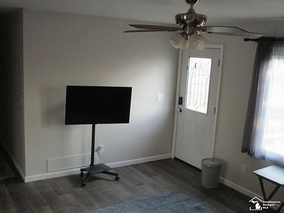 5th image of 11291 Townsend Rd