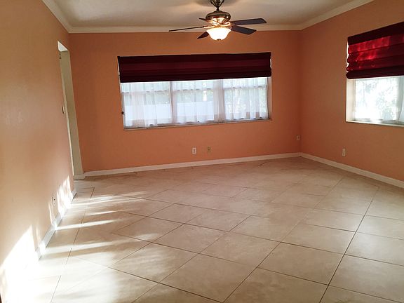 4th image of 802 NE 36th St