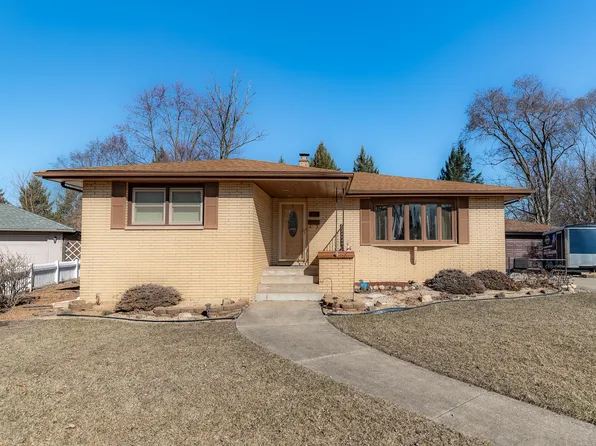 318 W 38th Ct, Griffith, IN 46319