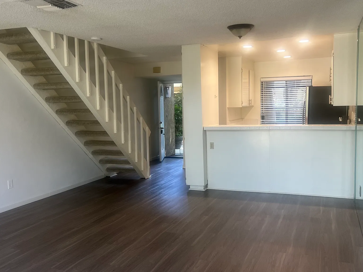 1 bed, 934 sqft, $2,650 — Photo 3