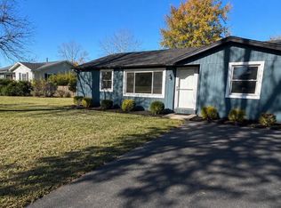 902 W Windsor Ave, Crete, IL 60417