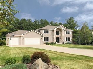 1712 Cedar Crest Rd NW, Rochester, MN 55901