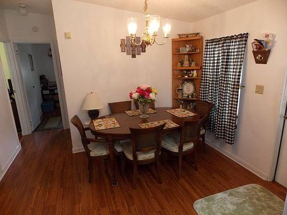 4th image of 38125 Woodgate Ln