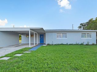 1300 Date Palm Dr, Lantana, FL 33462