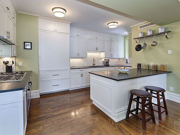 2nd image of 608 Cathedral Pkwy #5D