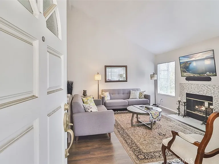 625 Hazelwood Way #A — Photo 4