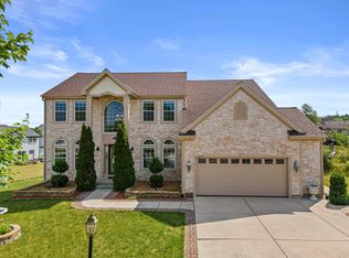 5244 W Preserve Ct, Franklin, WI 53132