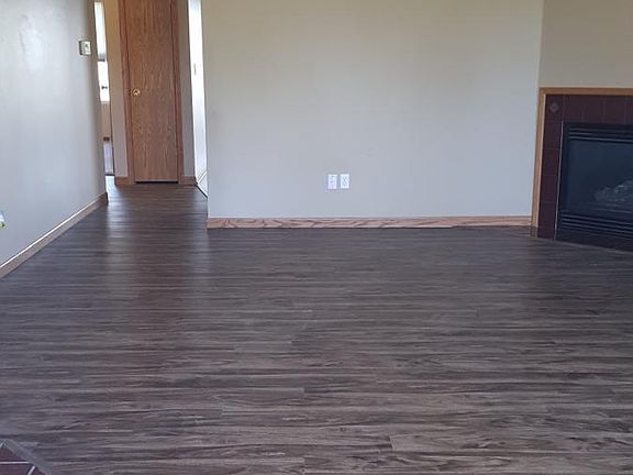 2nd image of 517 Augusta Cir