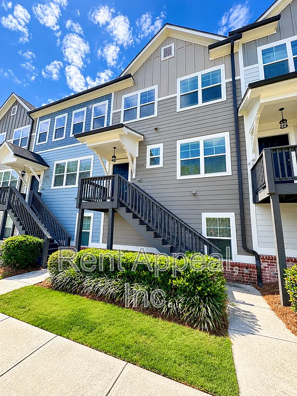 4 bed, 3.5 bath, 2134 sqft, $2,700 — Photo 1