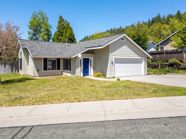 706 Glen Mar Dr, Mount Shasta, CA 96067