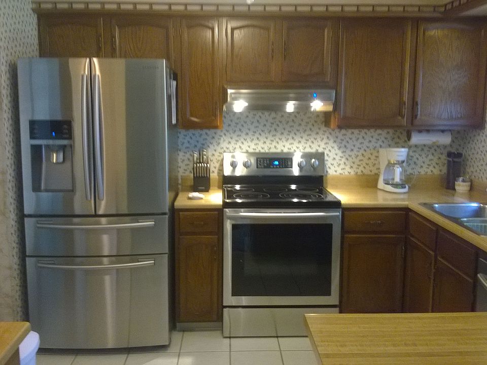 1st image of 3805 Pinelawn Dr