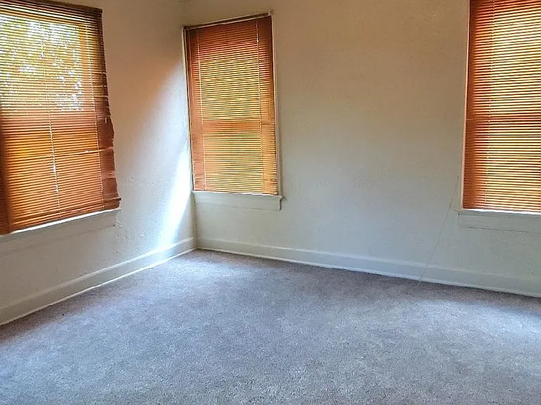 2440 Laurel St — Photo 10