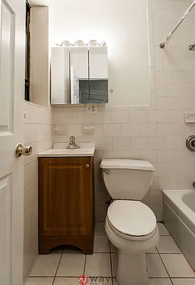 Rented by Wave Real Estate Group | media 6