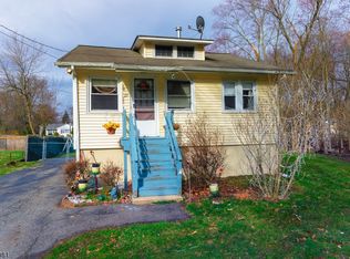 25 Lyman Ave, Pequannock, NJ 07440