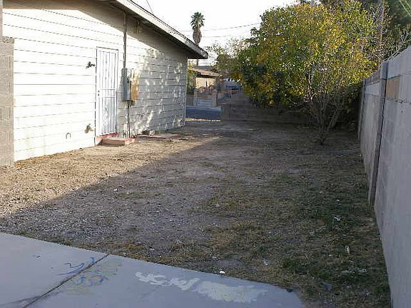 3rd image of 2601 San Luis St