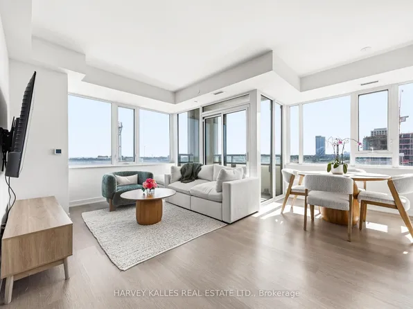 859 The Queensway, Toronto, ON