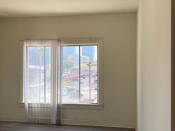 4th image of 627P S Normandie Ave #T400
