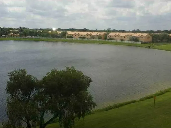 8600 N Sherman Cir APT 407, Hollywood, FL 33025