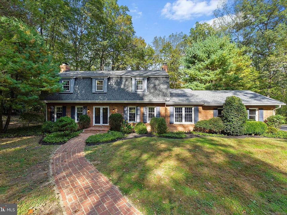 1st image of 7917 Manor House Dr