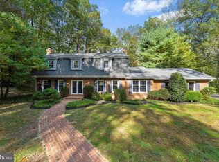 7917 Manor House Dr, Fairfax Station, VA 22039