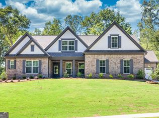 1852 Sauterne Dr, Hoschton, GA 30548