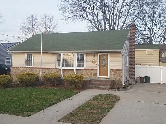 4th image of 8 Meyers Ave