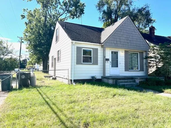 8701 Saratoga St, Oak Park, MI 48237