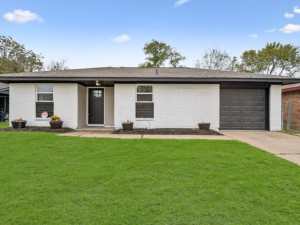 11330 Murr Way