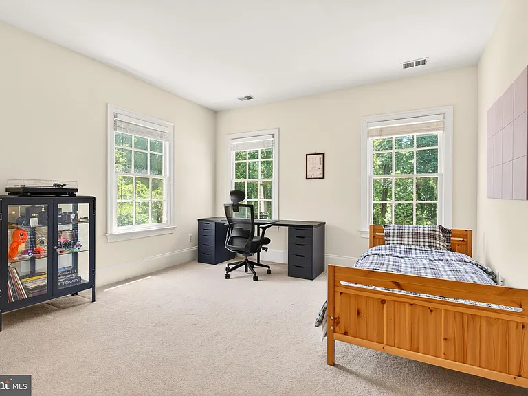 9860 Palace Green Way — Photo 40