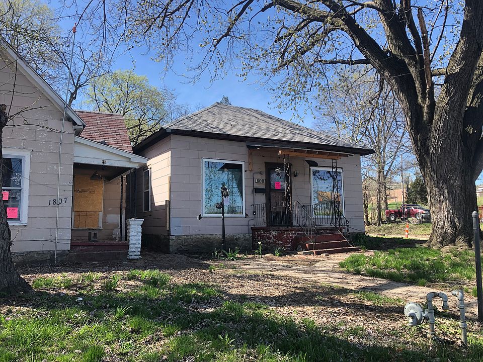 1st image of 1809 Metropolitan Ave
