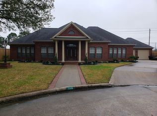 180 Grand Chase Dr, Nederland, TX 77627