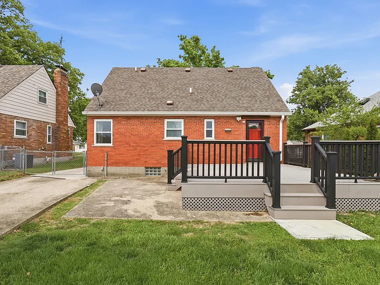 8330 Wexford Ave — Photo 53