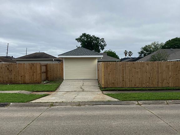 4th image of 3044 Maine Ave