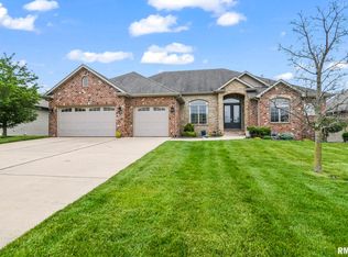 2824 Pat Tillman Dr, Springfield, IL 62711