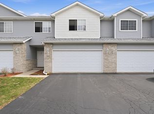 1952 Waters Edge Dr, Minooka, IL