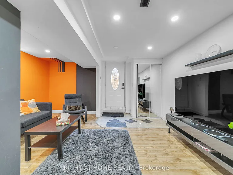 195 John Bowser Cres — Photo 6