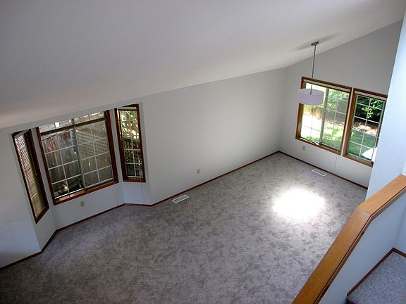 3rd image of 12636 104th Ave NE
