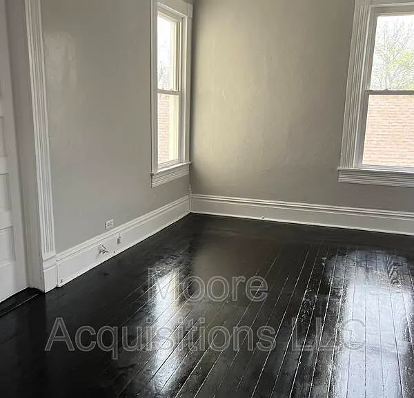 1018 W Sears St — Photo 15