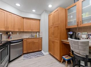 122 Jamestown Rd, Basking Ridge, NJ 07920