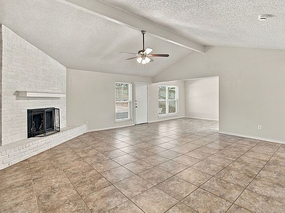 3rd image of 4807 Crestmont Court