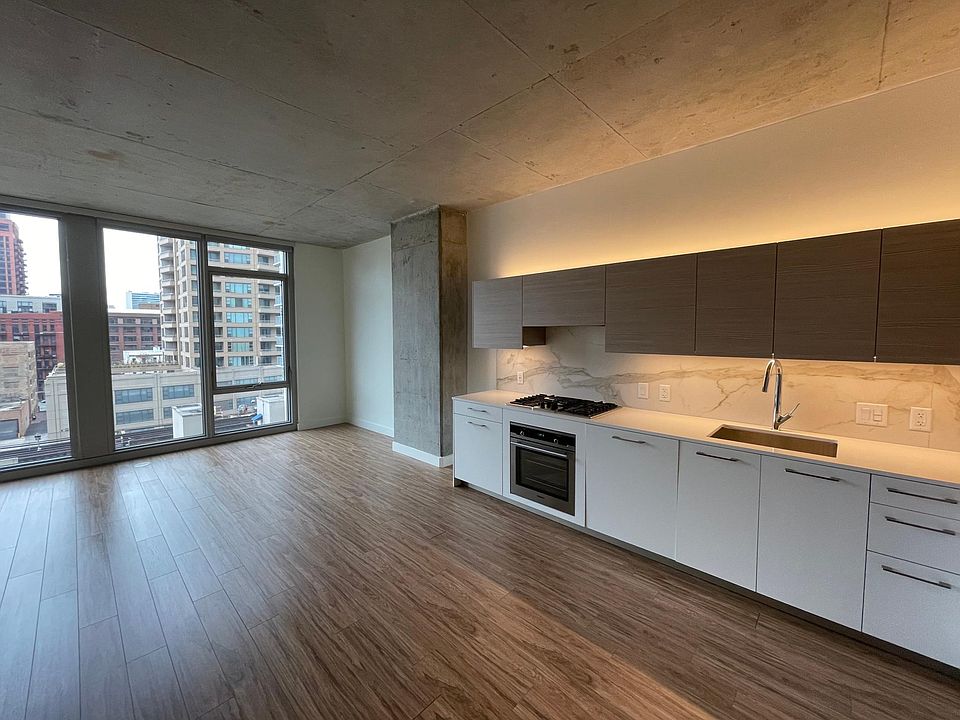 1st image of 626 W Randolph St #17