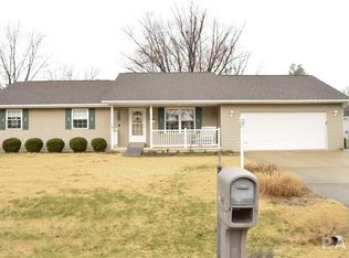 1331 Glenview Dr, East Peoria, IL 61611