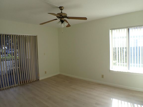 4th image of 6426 Chasewood Dr #A