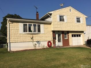 52 Charlotte St, Carteret, NJ 07008
