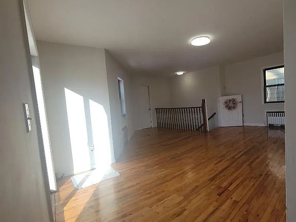 5th image of 4207 Astoria Blvd